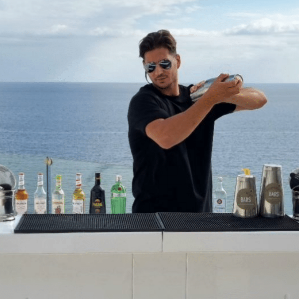 mixologist hire