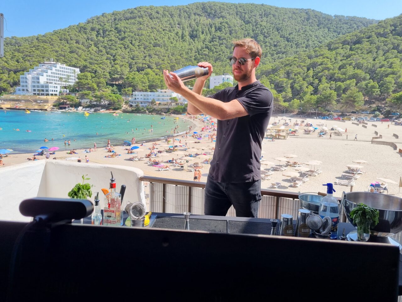 cocktail class in Ibiza on the beach